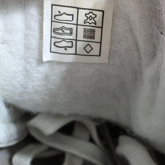 GAM Figure Skates 7.5 C w/ 10¼" Blades + Guardog Covers – White - Picture 9 of 16